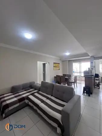 Apartamento 02 dormitórios (01 suíte) - a 50 metros do mar