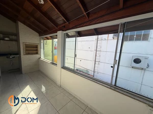 Apartamento Padrão aproximadamente 2,5 km da praia dos Ingleses