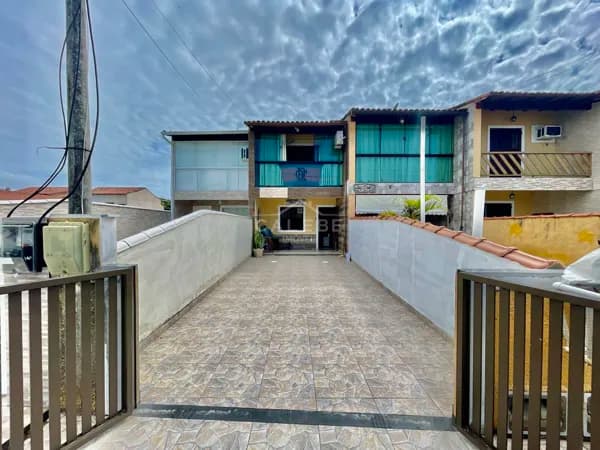 DUPLEX PRÓXIMO A LAGOA - 2 QUARTOS (SUÍTES) - R$400.000,00 / PRAIA SECA - ARARUAMA/RJ