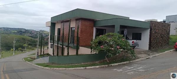 Casa no Res. Mantiqueira