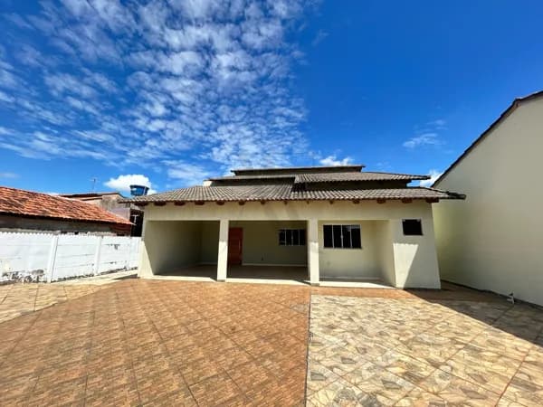 Casa em Goianésia - Santa Cecília