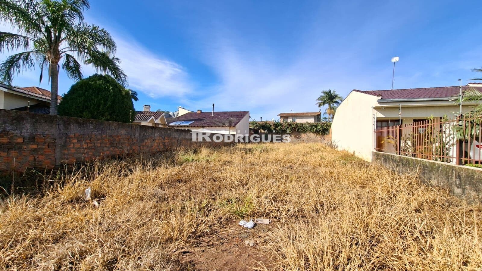 Terreno + Projeto