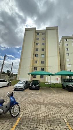 Lindo apartamento com elevador e condomínio de lazer;