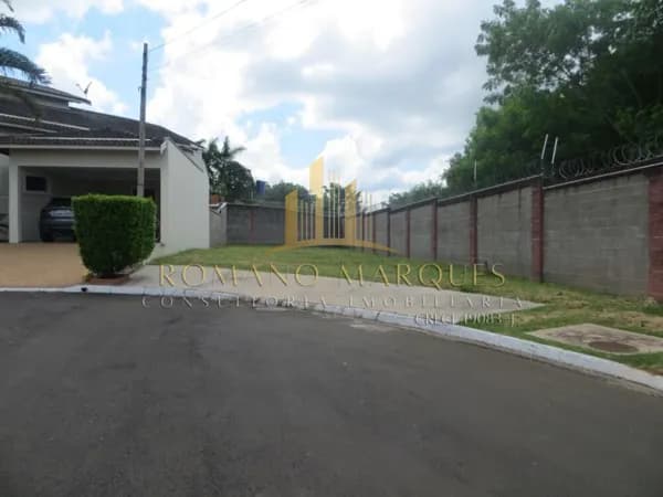 Lindo terreno plano em condomínio fechado!