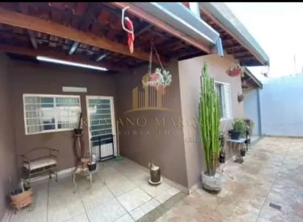 Casa uma ótima localização em condoímio fechado