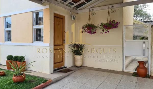 Exelente Casa Sobrado com um ótimo preço em condomínio fechado