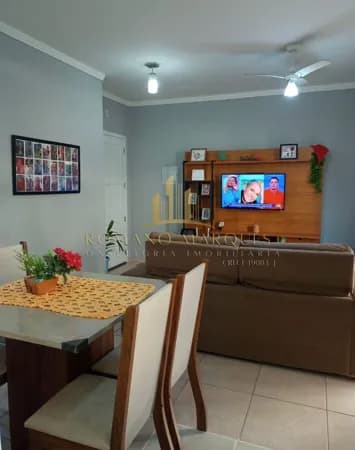 Casa superior em condomínio fechado