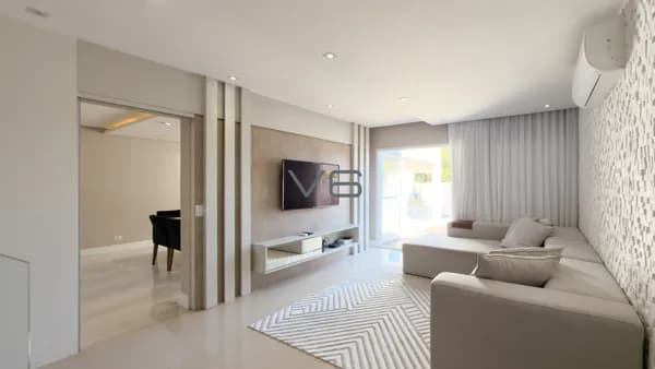 Casa Alto Padrão em Condomínio com 203,61m² privativos, 3 quartos, 2 vagas de garagem, no Boa Vista, Curitiba - PR.