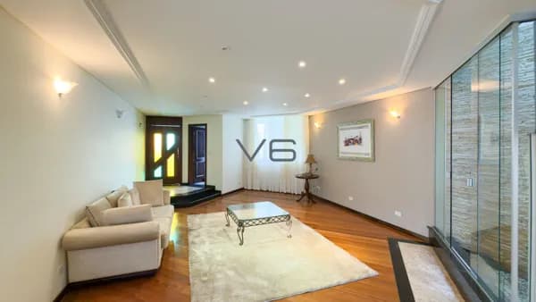Casa Alto Padrão com 484m² privativos, 4 quartos, 7 vagas de garagem, no Boa Vista, Curitiba - PR.