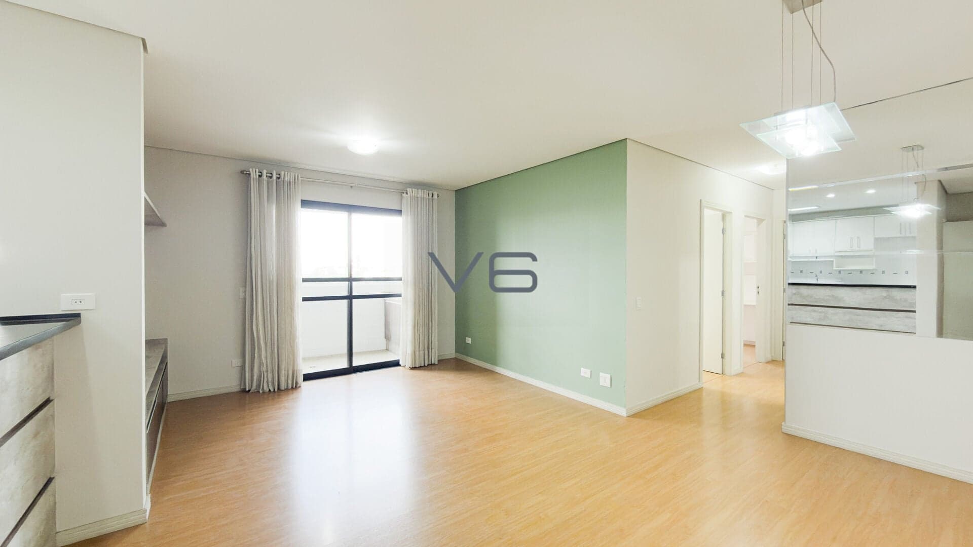 Apartamento Padrão com 3 quartos, 2 vagas de garagem, 93,55m² privativos, no Centro, Curitiba - PR.