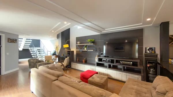 Casa Alto Padrão em Condomínio com 303m² privativos, 4 suítes, 4 vagas de garagem, em Campo Comprido, Curitiba - PR.