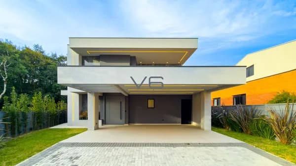 Casa Alto Padrão em Condomínio com 280m² privativos, 4 suítes, 9 vagas de garagem, em Santa Felicidade, Curitiba - PR.
