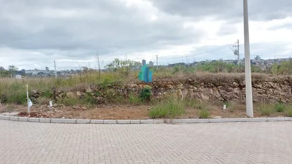 Terreno (Fase final de obras)