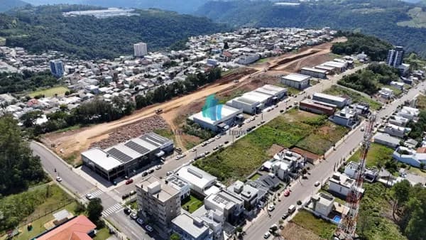 Terrenos (Em obras)