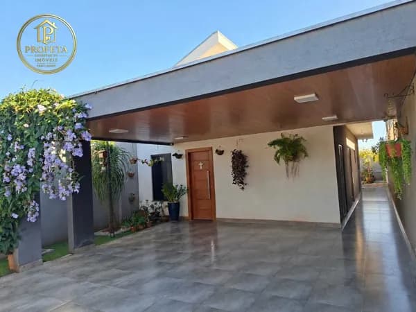 Casa á Venda com 3 Dormitórios no Jardim Barcelona - Maringá