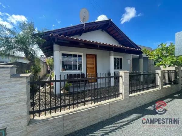 Casa à venda no bairro Divinéia em Rio dos Cedros/SC