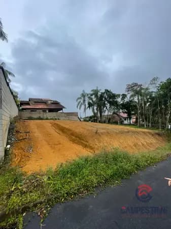 Terreno à venda no bairro Bairro Dos Estados em Timbó/SC