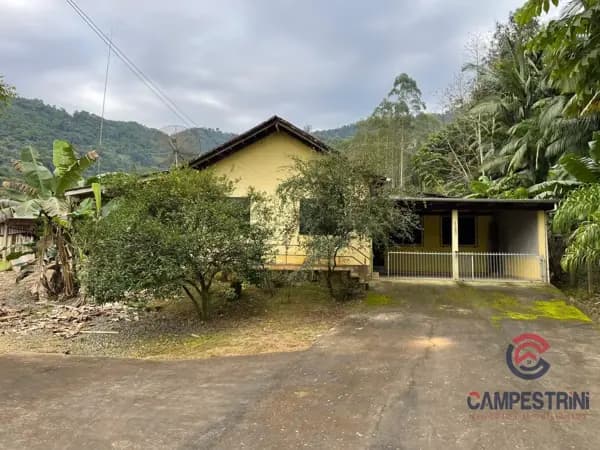 Casa à venda no bairro Cedro Alto em Rio dos Cedros/SC