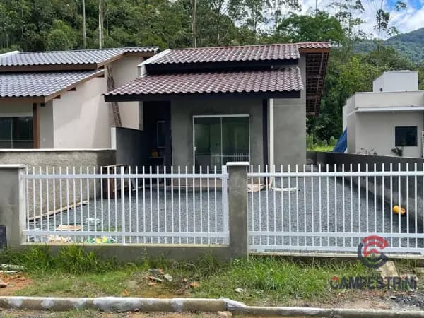 Casa à venda no bairro Divinéia em Rio dos Cedros/SC