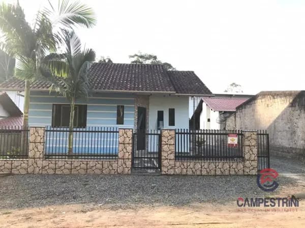 Casa à venda no bairro Divinéia em Rio dos Cedros/SC