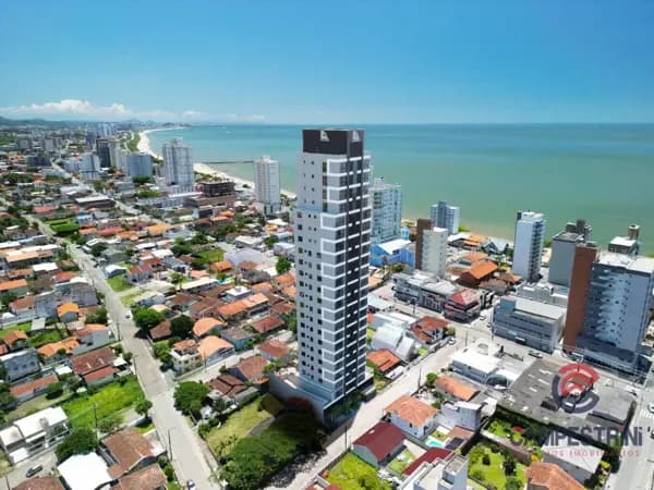 Apartamento à venda no bairro Centro em Balneário Piçarras/SC