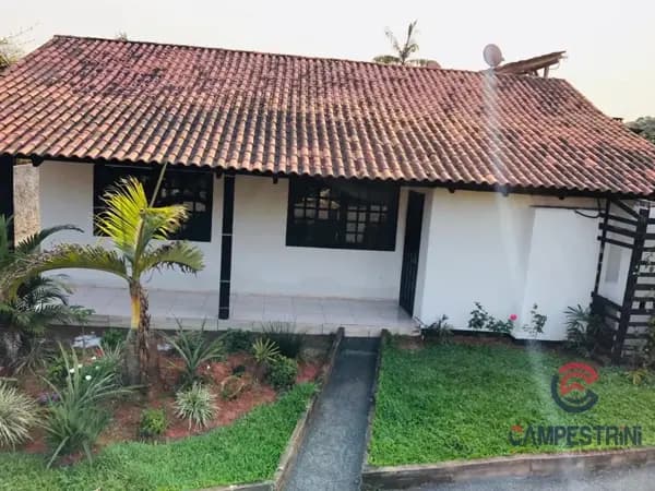 Casa à venda no bairro Nações em Timbó/SC