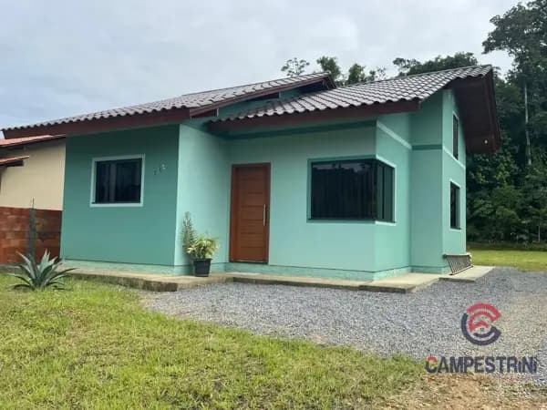 Casa à venda no bairro Centro em Rio dos Cedros/SC