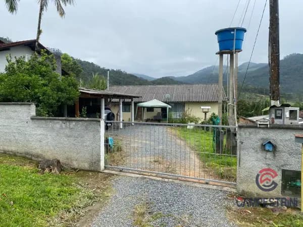 Casa à venda no bairro Divinéia em Rio dos Cedros/SC