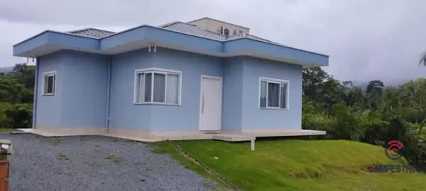 Casa à venda no bairro Centro em Rio dos Cedros/SC