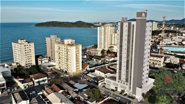 Apartamento à venda no bairro Centro em Balneário Piçarras/SC