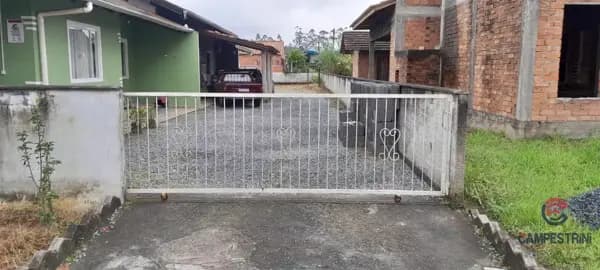 Casa à venda no bairro Divinéia em Rio dos Cedros/SC