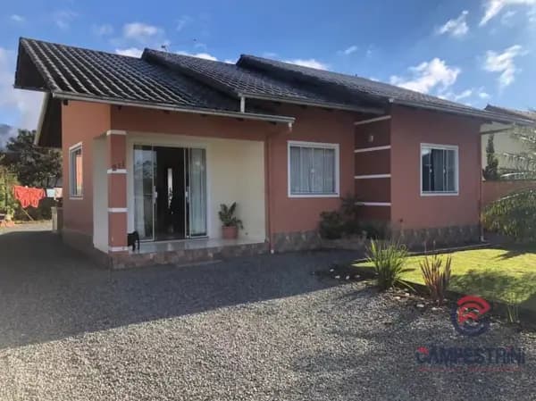 Casa à venda no bairro Divinéia em Rio dos Cedros/SC