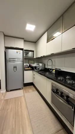 Apartamento semi mobiliado de 3 quartos sendo uma suíte!