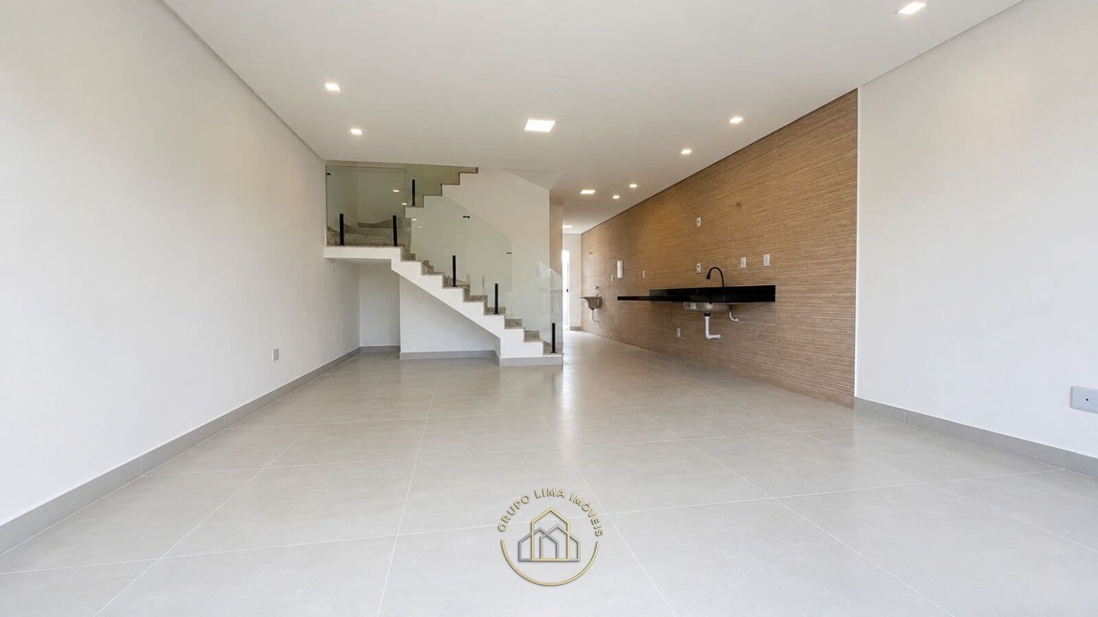 Casa Duplex com 3 quartos, sendo 3 suítes, Vale das Palmeiras