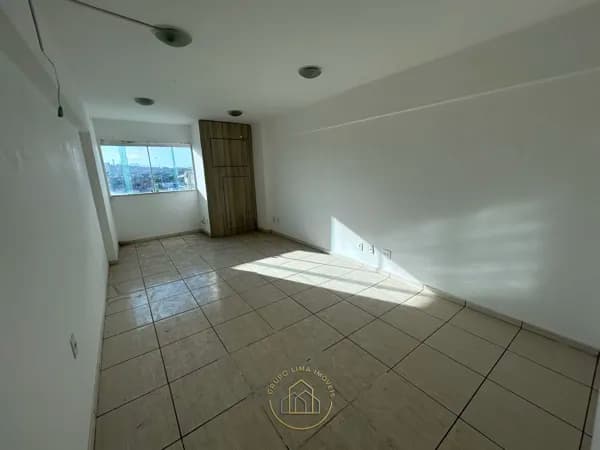 Excelente Sala Comercial para Locação nos Cavaleiros, Macaé/RJ