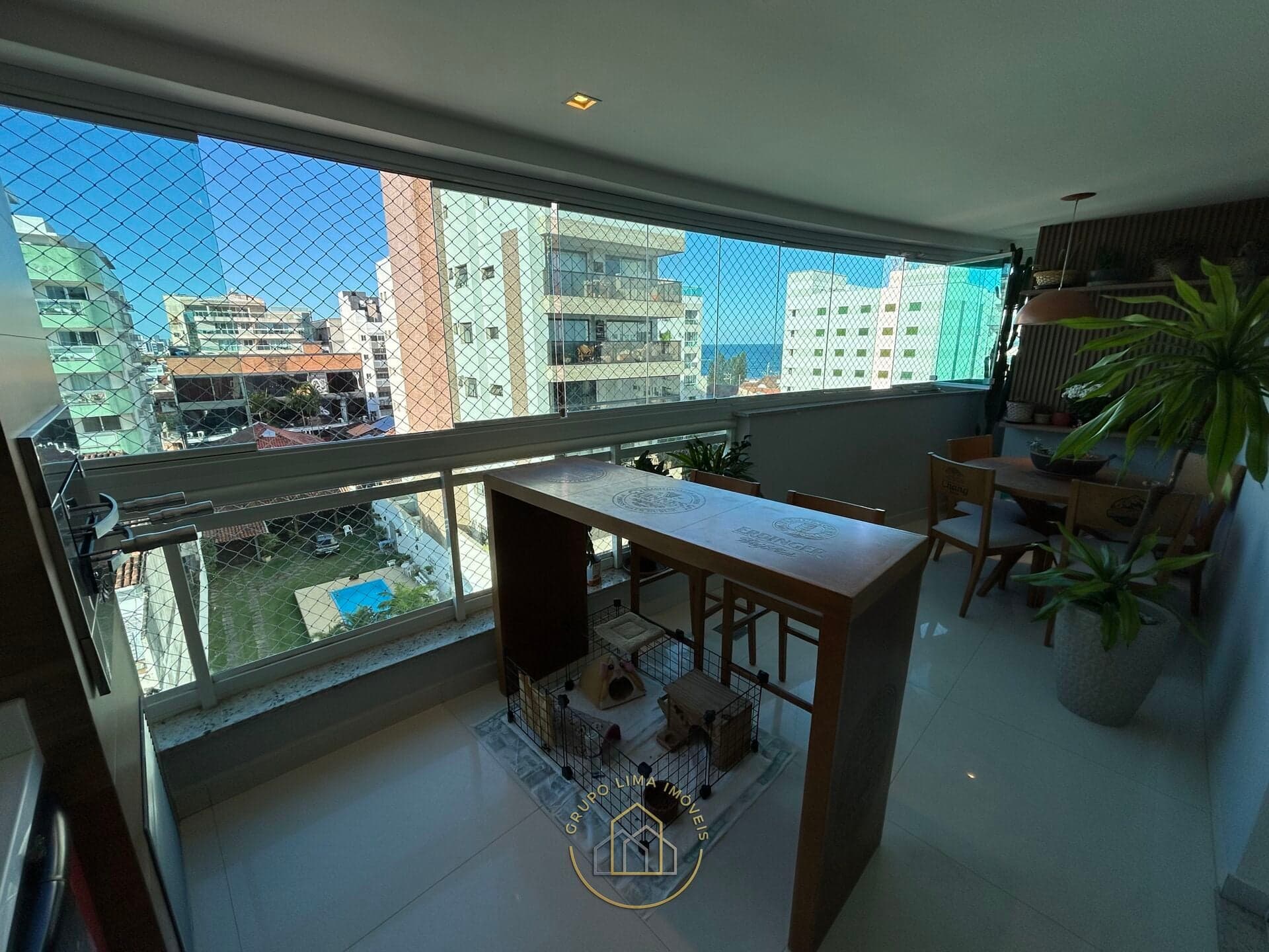 Apartamento Exclusivo à Venda na Praia dos Cavaleiros, Macaé-RJ