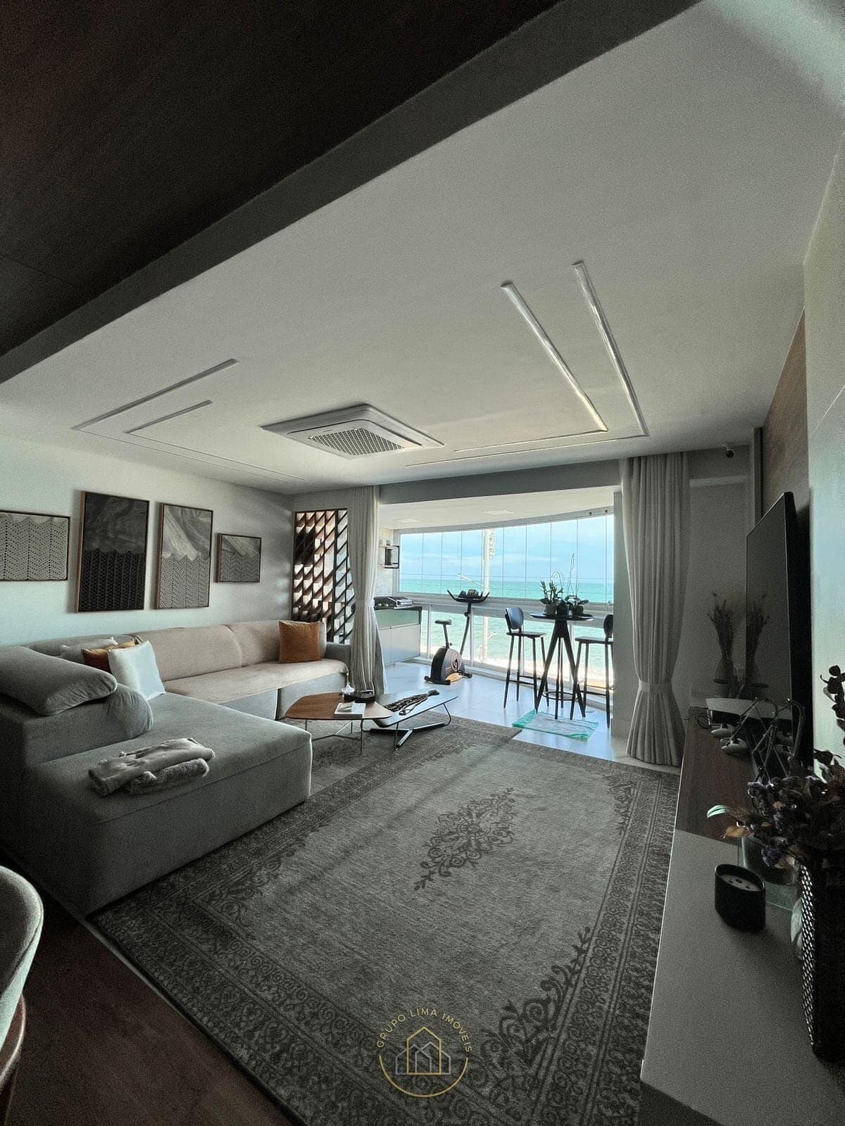 Apartamento Frente Mar à Venda na Praia Campista, Macaé/RJ