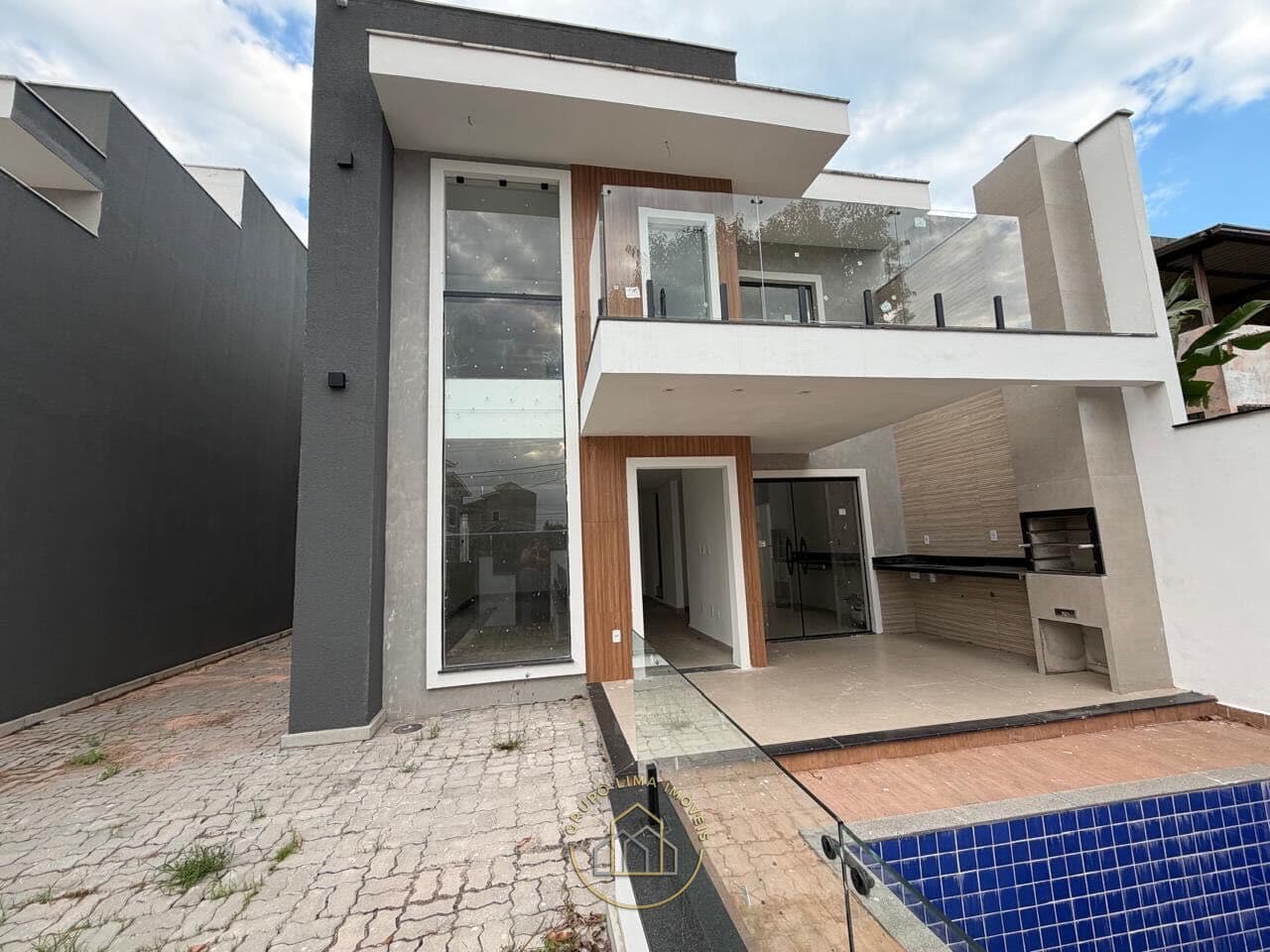 Casa com 4 quartos, sendo 1 suíte no Colinas, Rio das Ostras/RJ