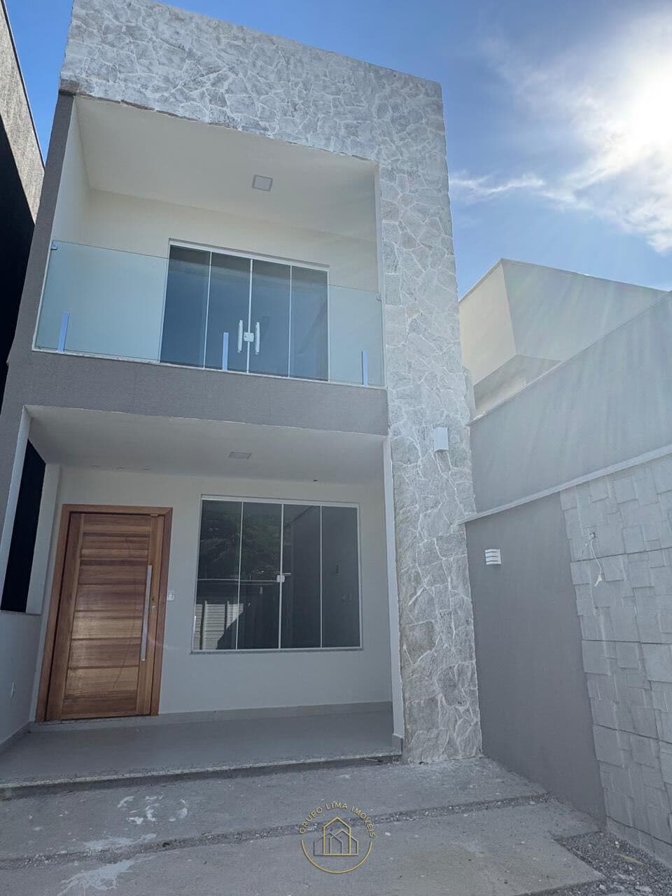 Casa com 3 quartos, sendo 1 deles suíte à venda no Vale das Palmeiras, Macaé/RJ
