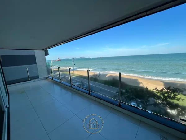 Apartamento Frente Mar à Venda na Praia Campista, Macaé/RJ | 3 Quartos, 1 Suíte e Vista para o Mar