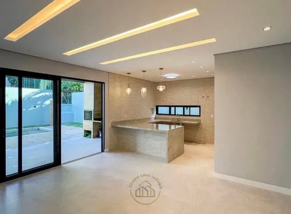 Casa à venda no Alphaville Residencial 2 em Rio das Ostras/RJ | 3 quartos, 1 suíte, piscina e churrasqueira