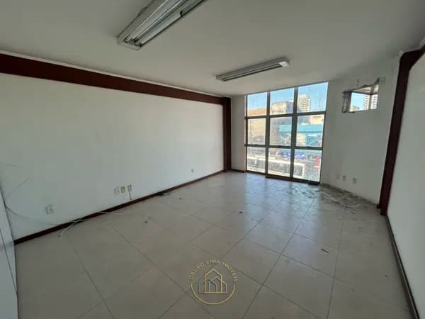 5 salas comerciais disponíveis para locação em edifício no Alto dos Cajueiros, Macaé/RJ