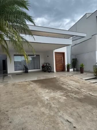 Casa à venda no Vale dos Cristais – Vale 2 | 3 quartos, 2 suítes em Macaé/RJ