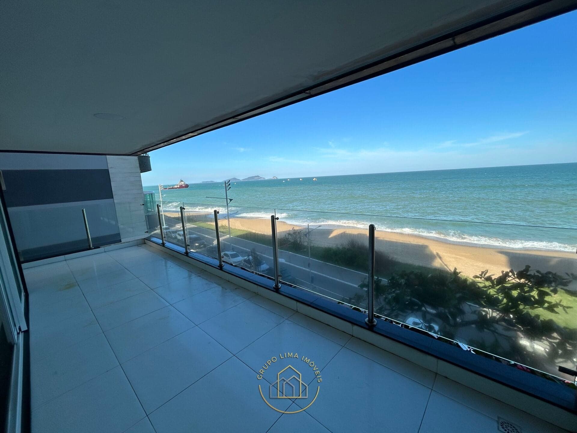 Apartamento Frente Mar com 3 quartos, sendo 1 suíte na Praia Campista, Macaé/RJ
