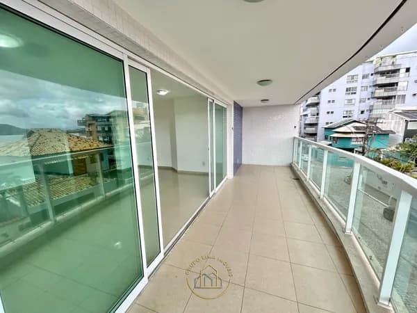 Apartamento com 3 quartos, sendo 1 suíte na Praia do Pecado, Macaé/RJ