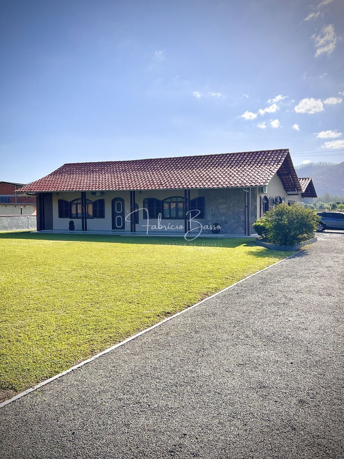 Casa encantadora com 3 quartos (1 suíte)
