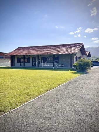 Casa encantadora com 3 quartos (1 suíte)