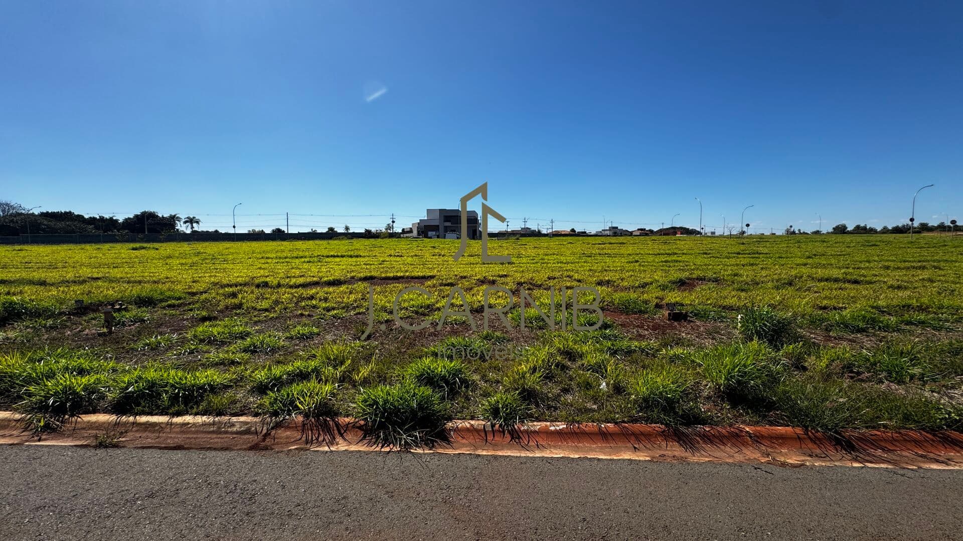 Terreno em Condomínio 300 M ² - APENAS $335 MIL