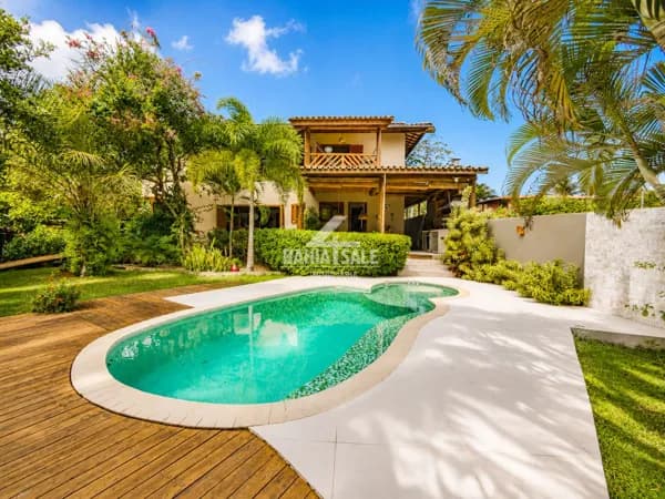 Casa à Venda em Imbassaí com 5 Suítes, Piscina e Energia Solar | 1.000m²