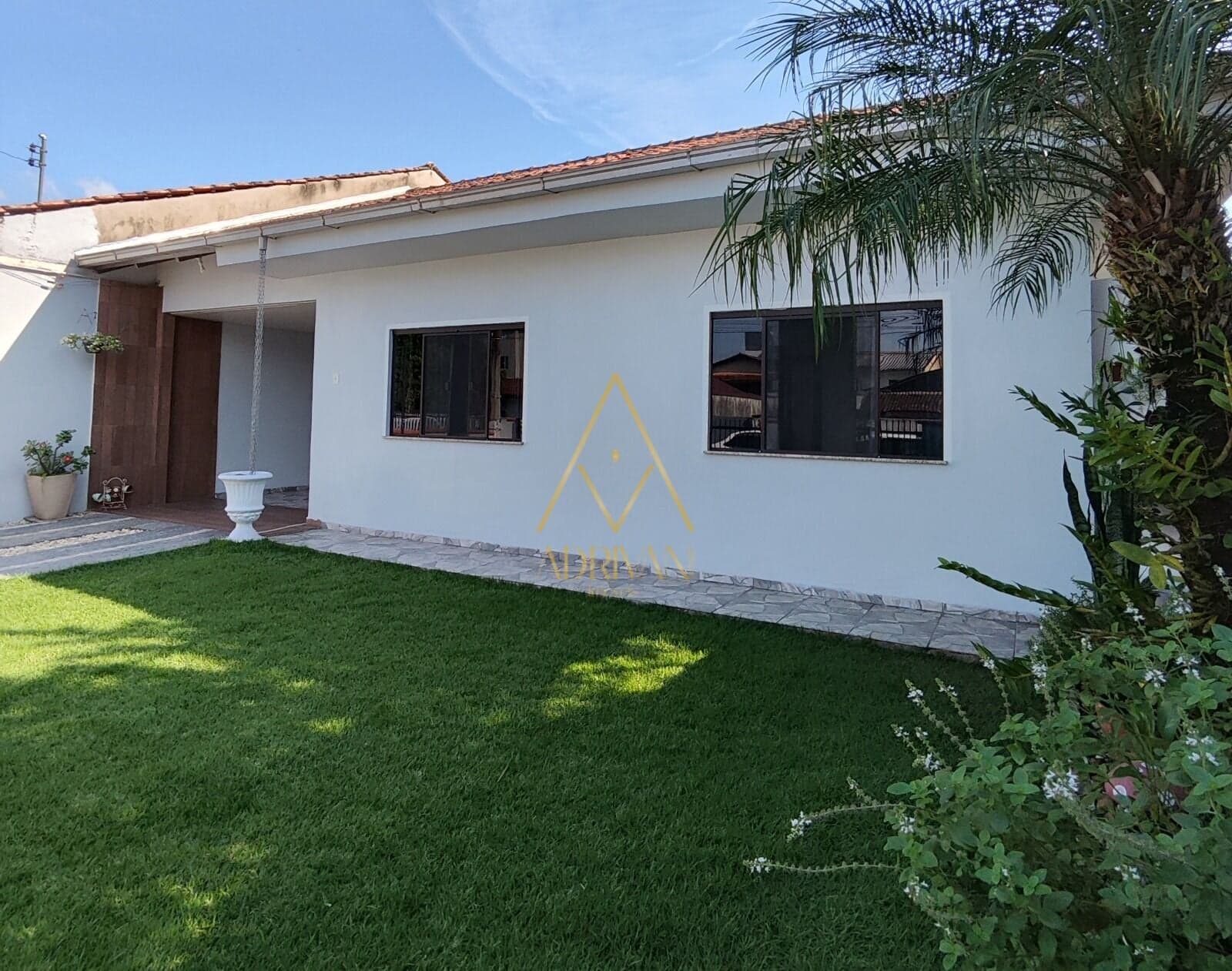 Casa Padrão no bairro Centenário